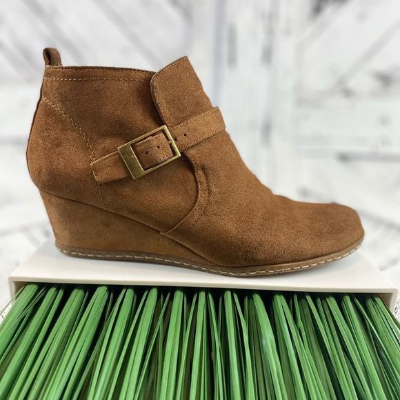 Franco Sarto Brown Ankle Boots - Picture 1 of 11